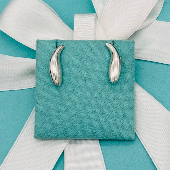 Tiffany & Co Fish Stud Earrings by Frank Gehry - Picture 4 of 6